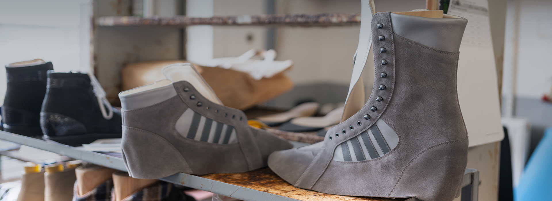 Orthopädischer Maßschuh in Handarbeit gefertigt in einer Orthopädieschuhtechnik-Werkstatt